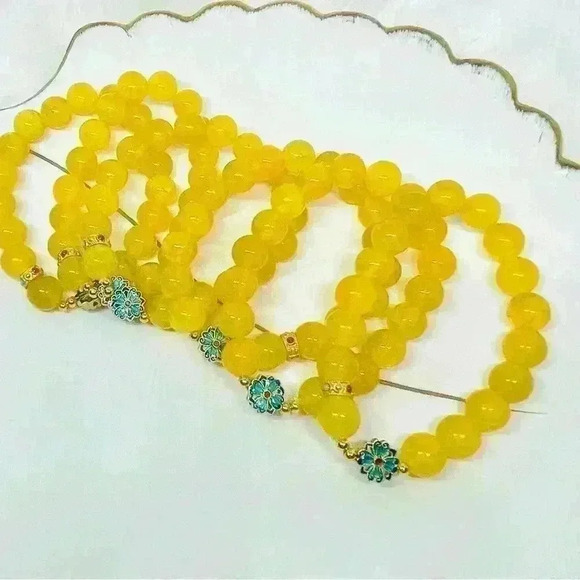 Yellow Agate Bracelet With a Blue Flower - Picture 7 of 8